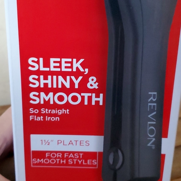 Revlon flat iron brand new in box - Picture 3 of 4